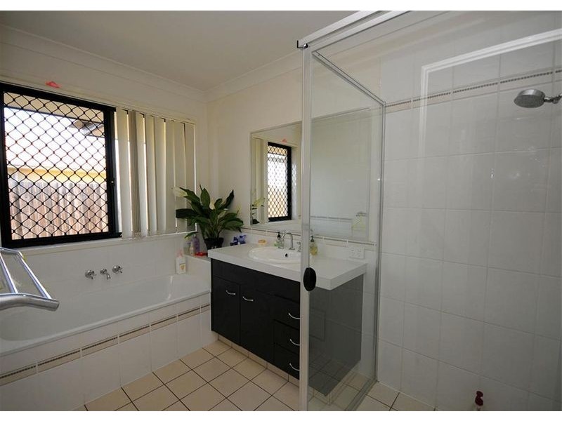 20 Golden Grove Court, Eli Waters QLD 4655