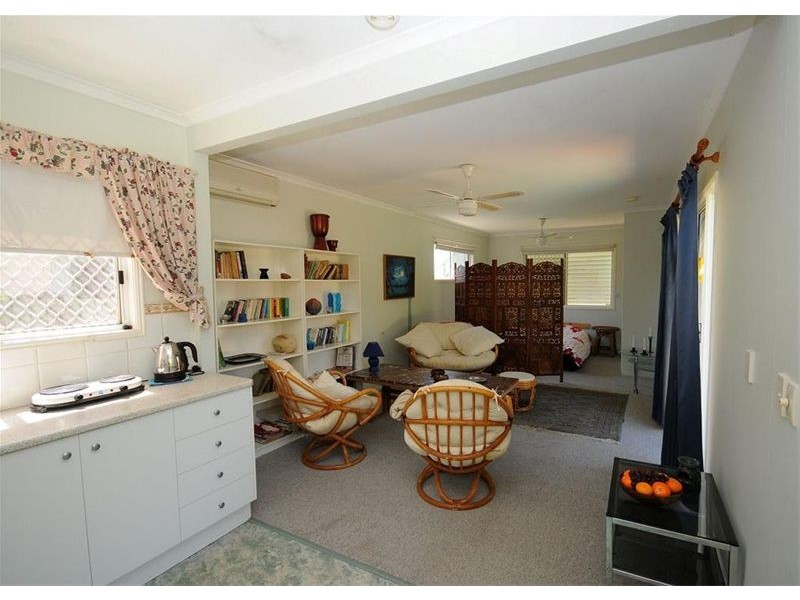 202 Long Street, Point Vernon QLD 4655