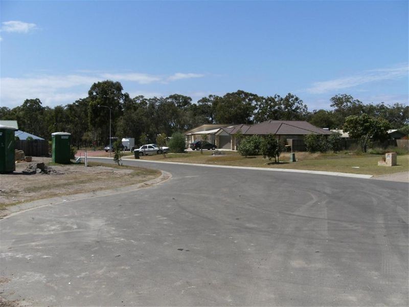15 Whipbird Court, Urangan QLD 4655