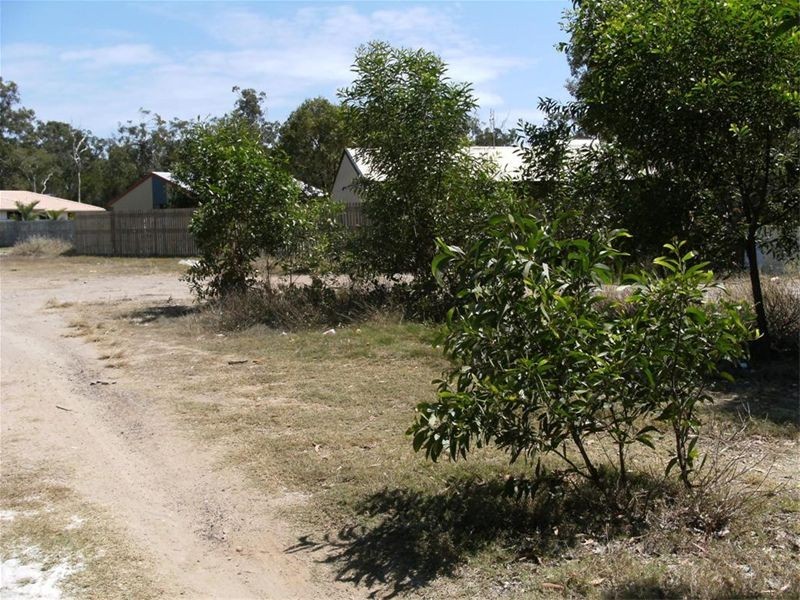 15 Whipbird Court, Urangan QLD 4655