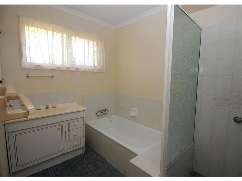 7 Hamer Drive, Urangan QLD 4655