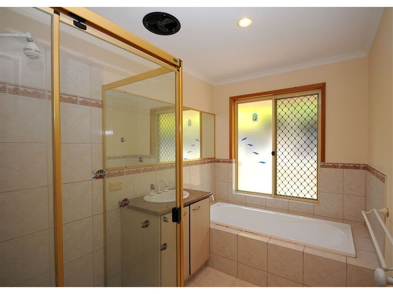 12 Boleyn Place, Torquay QLD 4655