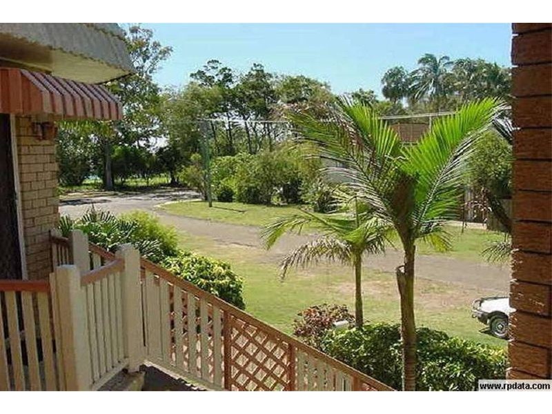 4/3 New Street, Urangan QLD 4655