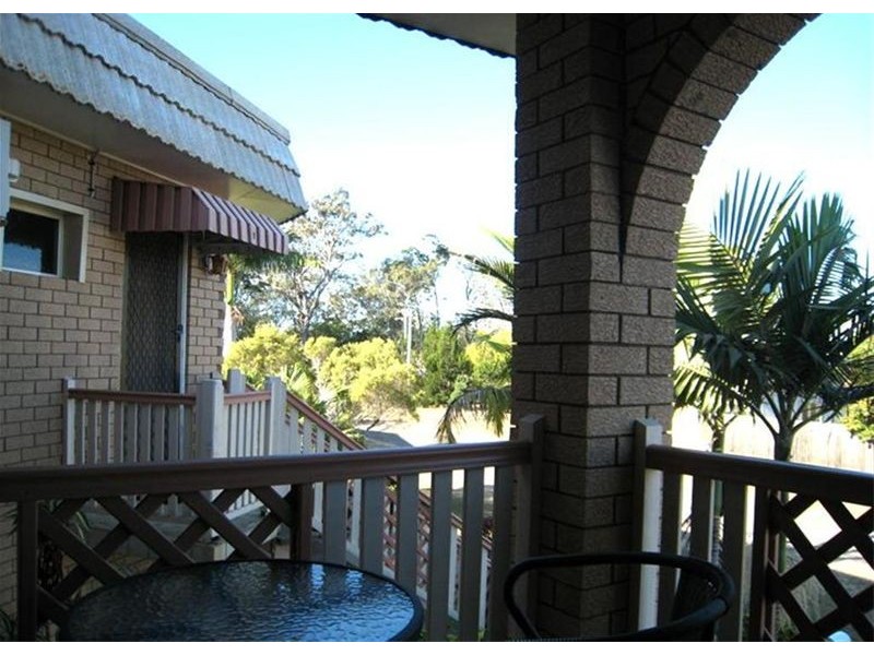 4/3 New Street, Urangan QLD 4655