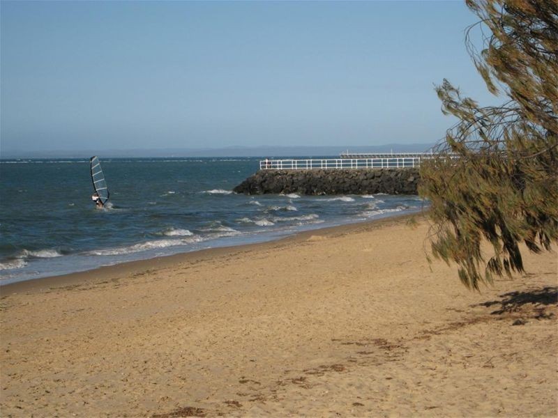 4/3 New Street, Urangan QLD 4655