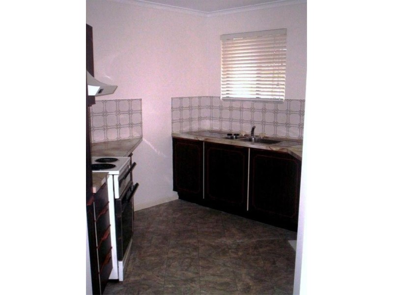 4/3 New Street, Urangan QLD 4655