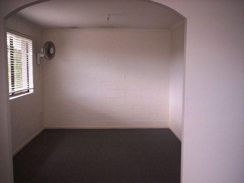 4/3 New Street, Urangan QLD 4655