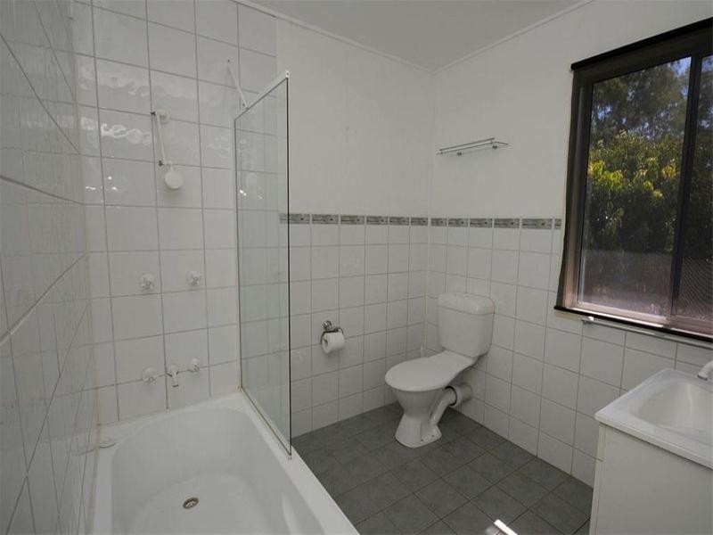 1 Kingfisher Parade, Toogoom QLD 4655