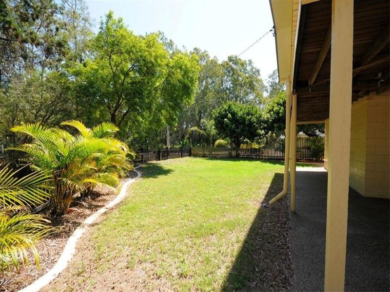 1 Kingfisher Parade, Toogoom QLD 4655