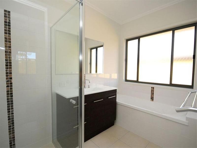 5 Bianca Court, Torquay QLD 4655