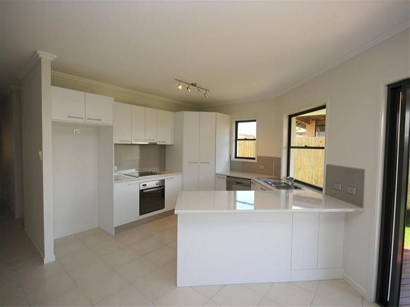 5 Bianca Court, Torquay QLD 4655