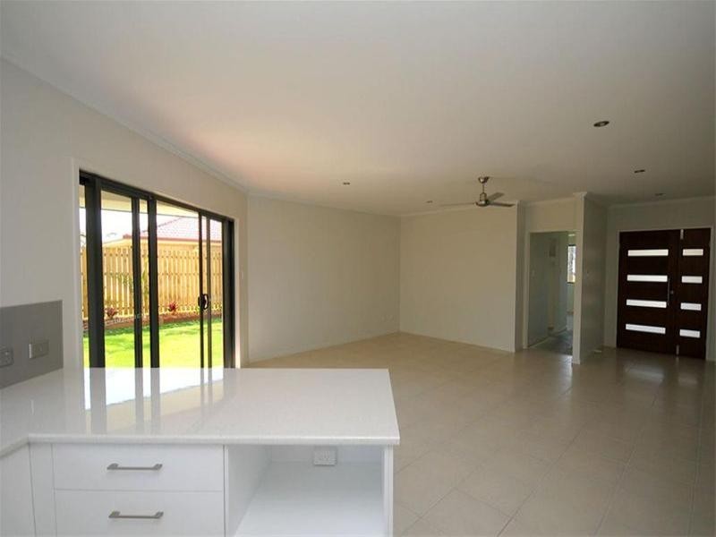 5 Bianca Court, Torquay QLD 4655