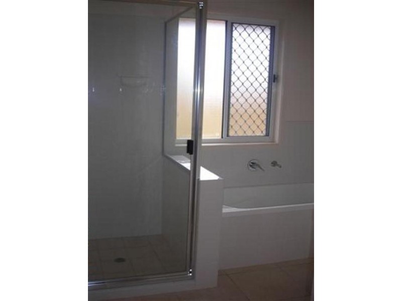 86 Endeavour Way, Eli Waters QLD 4655