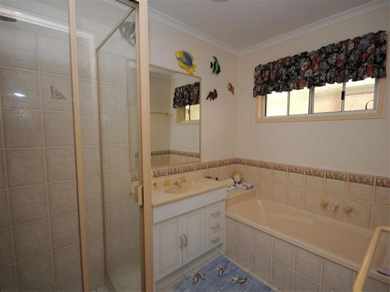 18 Kookaburra Drive, Eli Waters QLD 4655