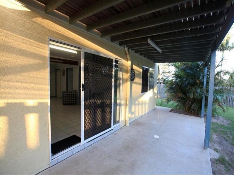 8 Koloi Street, Scarness QLD 4655