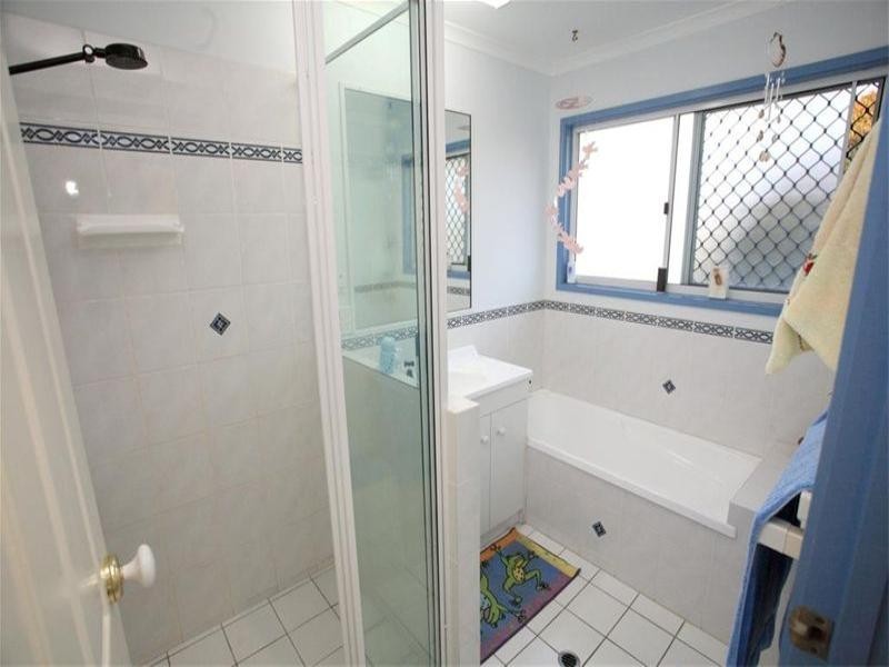 8 Koloi Street, Scarness QLD 4655