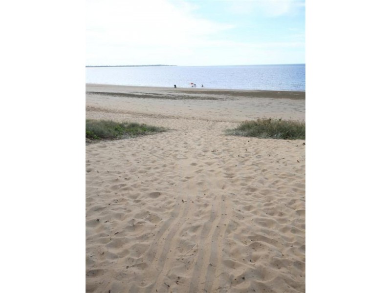 5 Sandalan Way, Urangan QLD 4655