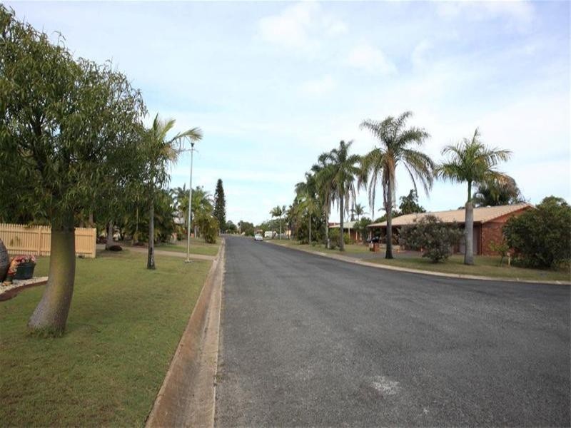 5 Sandalan Way, Urangan QLD 4655