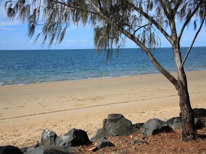 5 Sandalan Way, Urangan QLD 4655