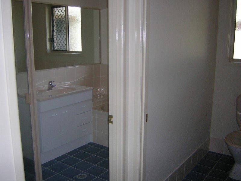 2 Green Close, Urraween QLD 4655