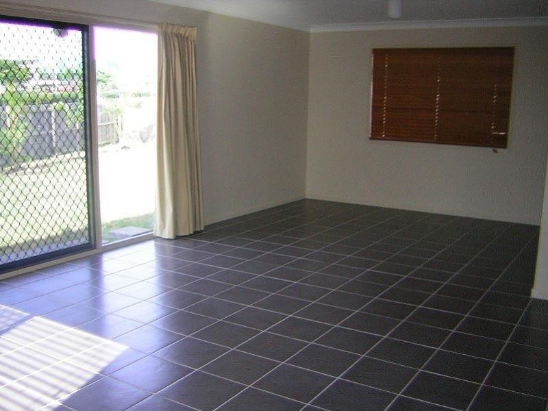 2 Green Close, Urraween QLD 4655