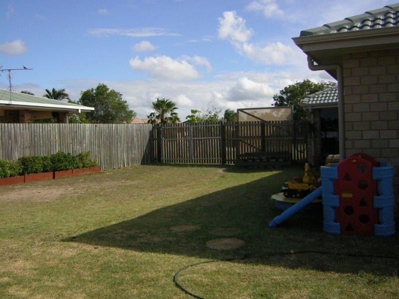 2 Green Close, Urraween QLD 4655