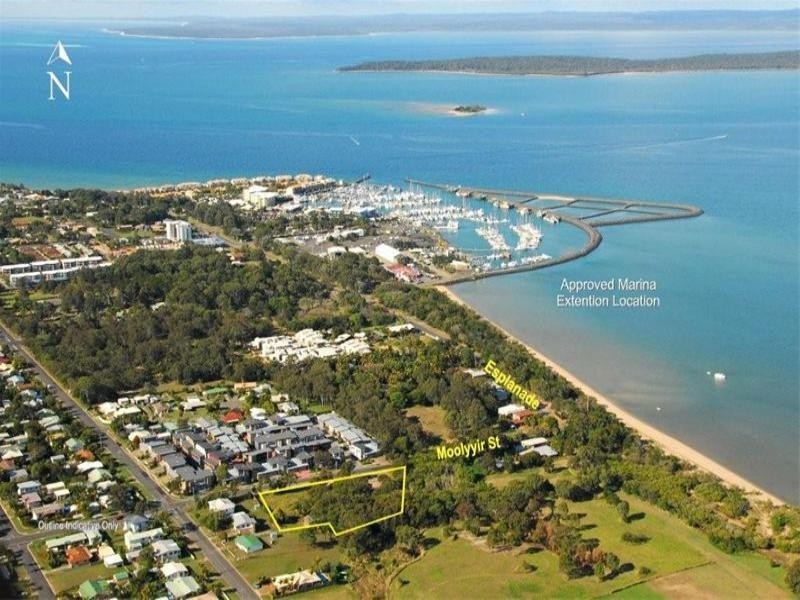 67 Moolyyir Street, Urangan QLD 4655