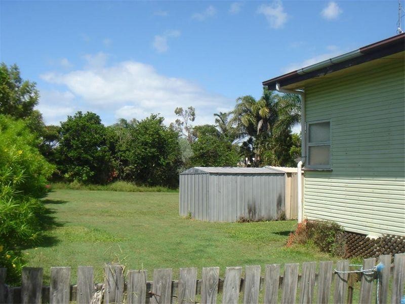 24 Long Street, Point Vernon QLD 4655