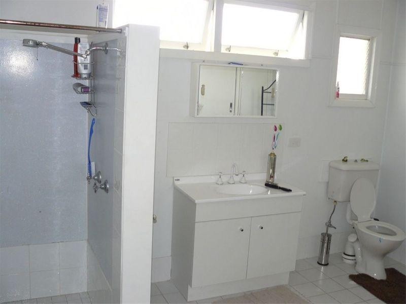 60 Dayman Street, Urangan QLD 4655