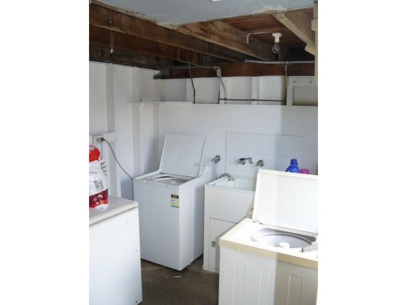 60 Dayman Street, Urangan QLD 4655