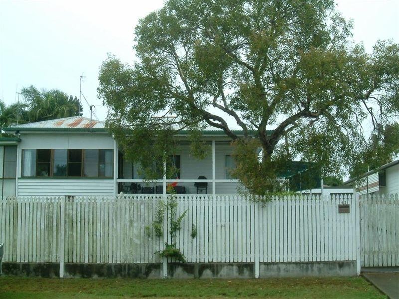 43 Kent Street, Urangan QLD 4655