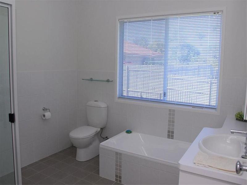 12 Faye Avenue, Scarness QLD 4655
