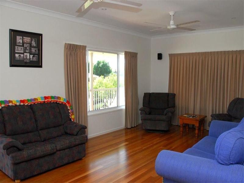 12 Faye Avenue, Scarness QLD 4655