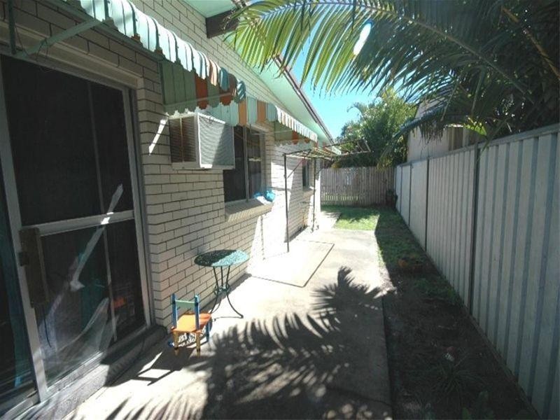 12 Prince Street, Urangan QLD 4655