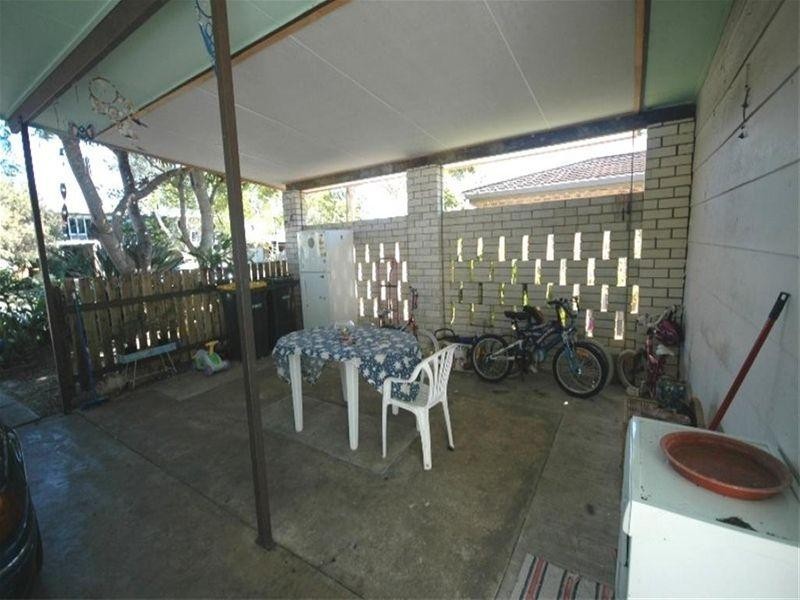 12 Prince Street, Urangan QLD 4655