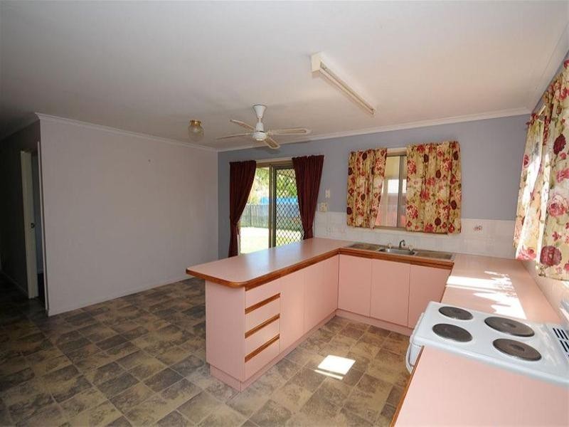 9 Toohey Court, Torquay QLD 4655