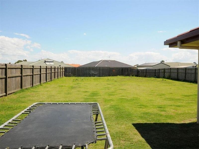 52 Endeavour Way, Eli Waters QLD 4655