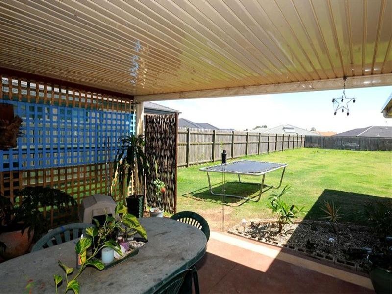 52 Endeavour Way, Eli Waters QLD 4655
