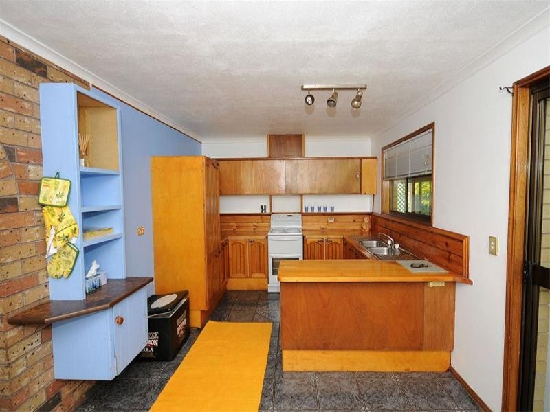 9 Southerden Street, Torquay QLD 4655