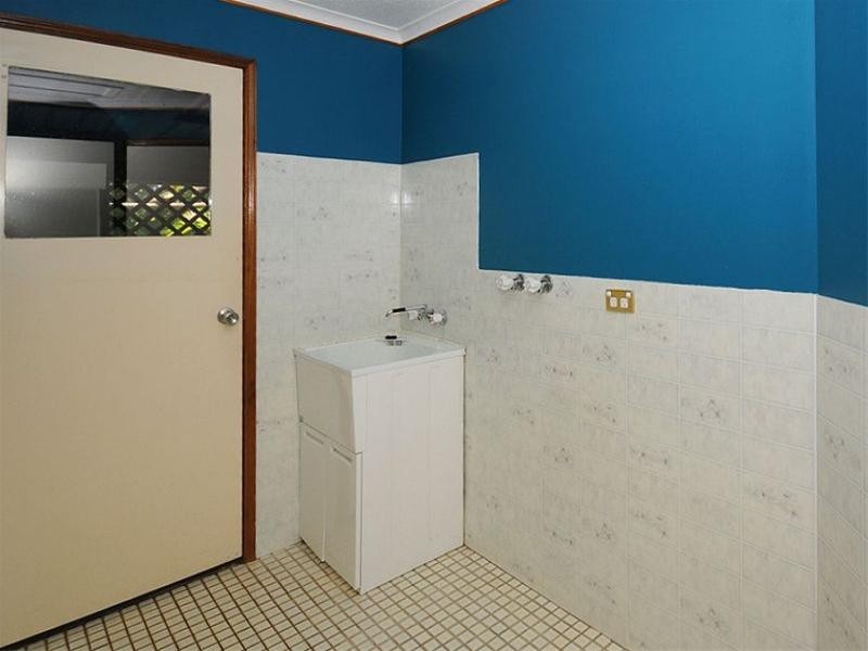 9 Southerden Street, Torquay QLD 4655