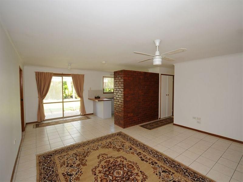 7 Howlett Street, Urangan QLD 4655