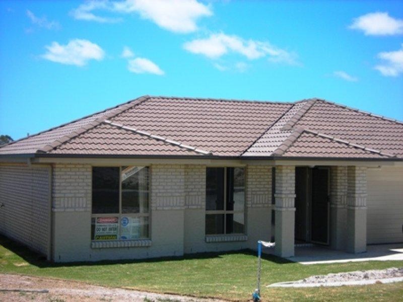 8 Peat Circuit, Nikenbah QLD 4655