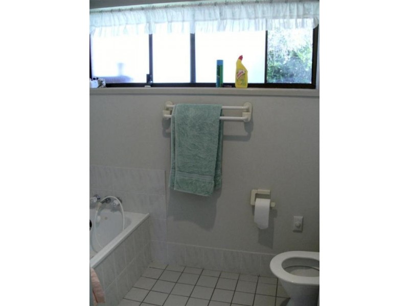 42 Pulgul Street, Urangan QLD 4655