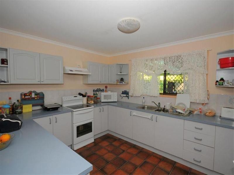 68 North Street, Point Vernon QLD 4655