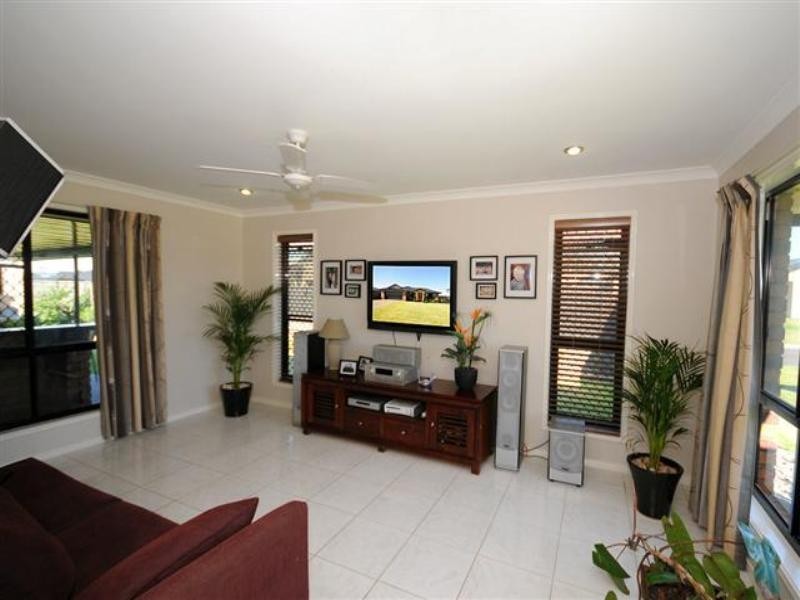 Eli Waters QLD 4655