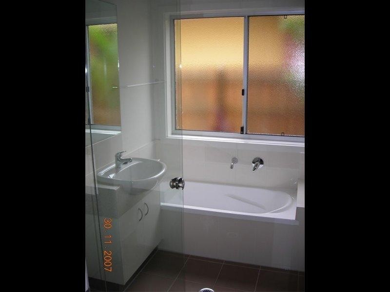 2/201 Torquay Terrace, Torquay QLD 4655