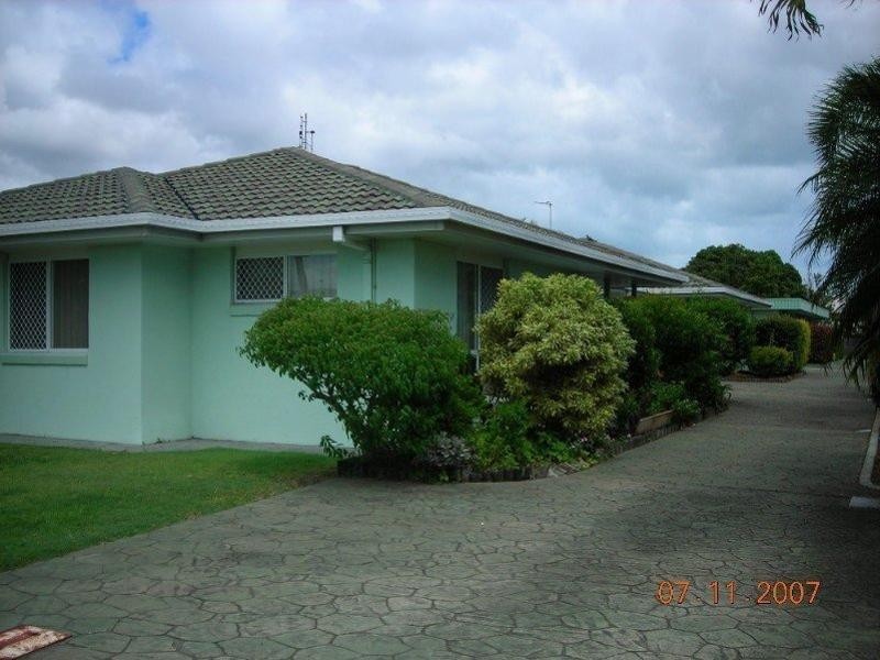 2/15 George, Pialba QLD 4655