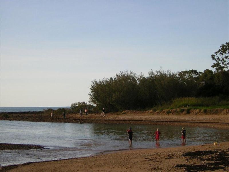 24 Long Street, Point Vernon QLD 4655