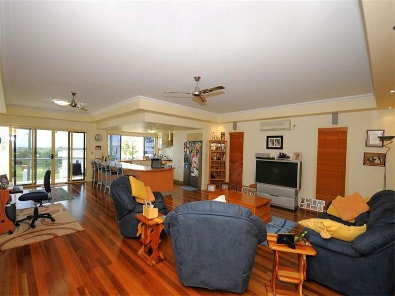 8 Regency Avenue, Urraween QLD 4655