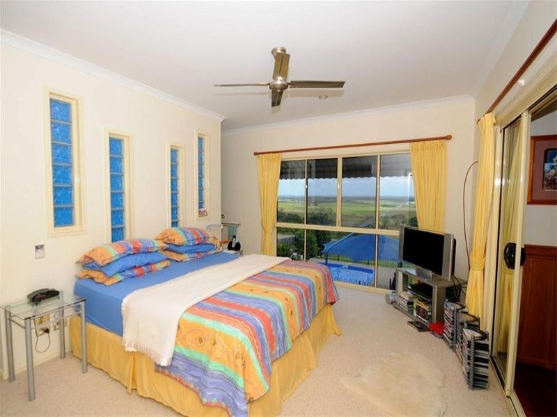 8 Regency Avenue, Urraween QLD 4655